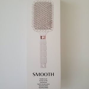 T3 Smooth Paddle Brush